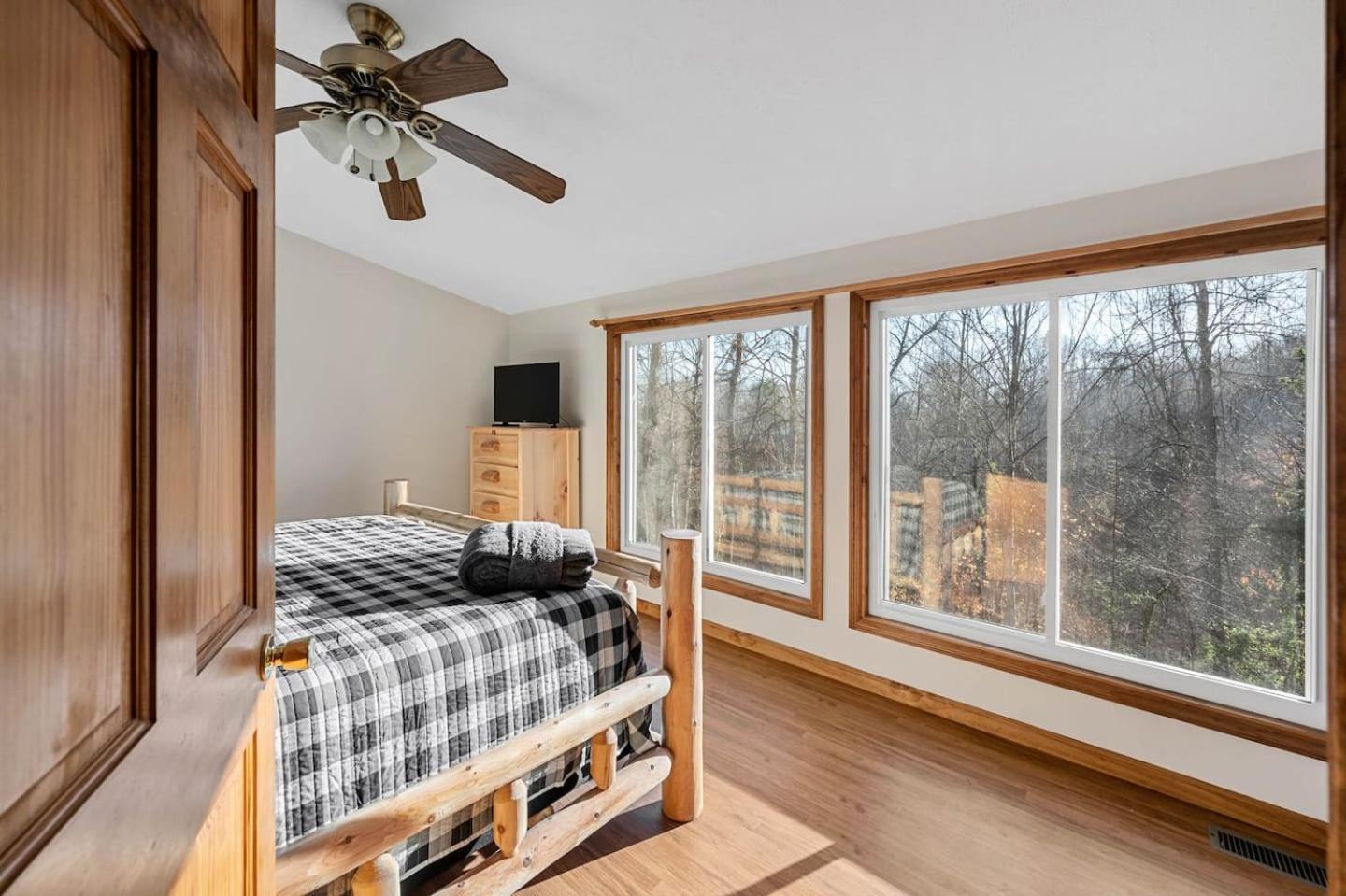 Dog Friendly! Views! Hot Tub! Close To Pf! Gsmnp Sevierville Buitenkant foto