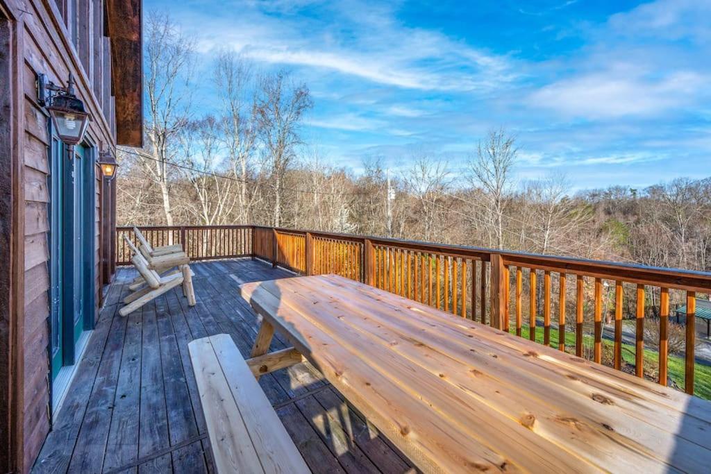 Dog Friendly! Views! Hot Tub! Close To Pf! Gsmnp Sevierville Buitenkant foto